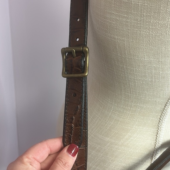 Fossil NWT purse with shoulder strap and handles. Beautiful brown leather. - Picture 5 of 10